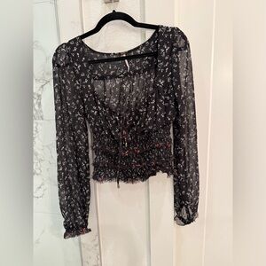 Free People Smocked Floral Ditsy Keyhole Peasant
Top Womens Black White Size M
